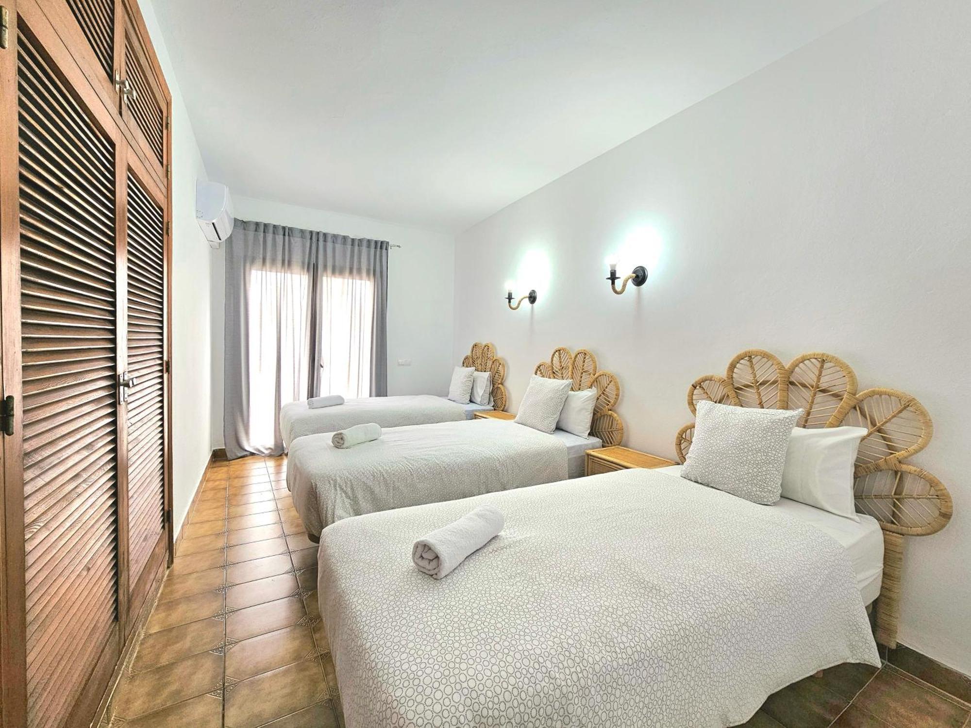 Villa Bello サンアントニオアバド エクステリア 写真